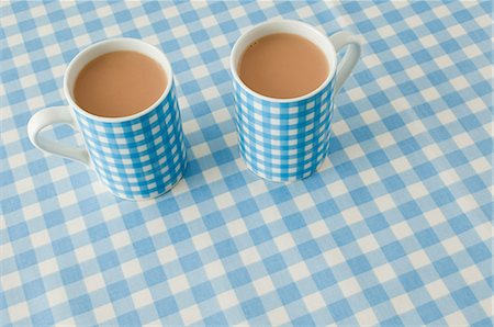 Two cups of tea Stock Photo - Premium Royalty-Free, Code: 614-03359963