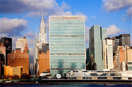 ONU bâtiment et gratte-ciels à new york Photographie de stock - Premium Libres de Droits, Code: 614-03393529