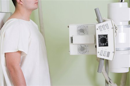 radiology patient - Patient and x-ray machine Foto de stock - Sin royalties Premium, Código: 614-03454564