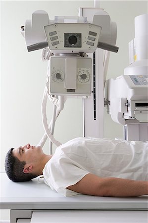 radiology patient - Patient and x-ray machine Foto de stock - Sin royalties Premium, Código: 614-03454600