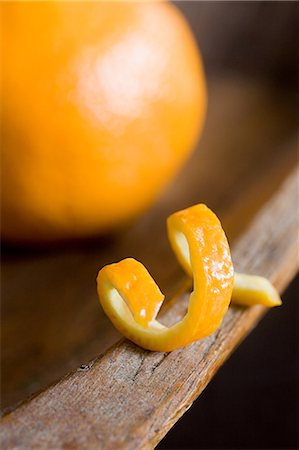 Orange and peel Foto de stock - Sin royalties Premium, Código: 614-03468664