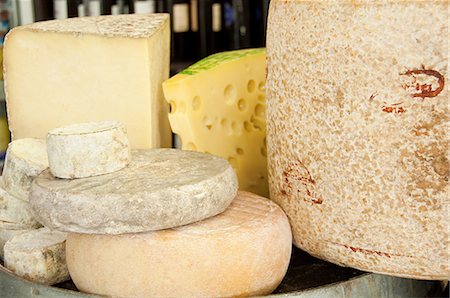 simsearch:614-03576560,k - Cantal and auvergne cheeses Foto de stock - Sin royalties Premium, Código: 614-03576553