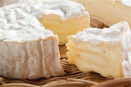 Camembert cheese Foto de stock - Sin royalties Premium, Código: 614-03576576