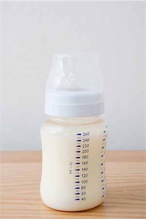 Baby bottle Stock Photo - Premium Royalty-Free, Code: 614-03577036