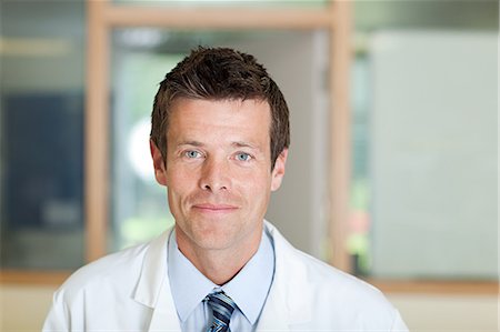 Portrait of a male doctor Stock Photo - Premium Royalty-Free, Code: 614-03648822