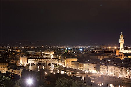 simsearch:6122-07695358,k - Night cityscape, Florence, Italy Foto de stock - Sin royalties Premium, Código: 614-03684261