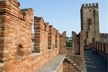 forteresse - Ponte Scaligero, Vérone, Italie Photographie de stock - Premium Libres de Droits, Code: 614-03684358