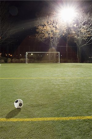 flood light - Football pitch Foto de stock - Sin royalties Premium, Código: 614-03901955