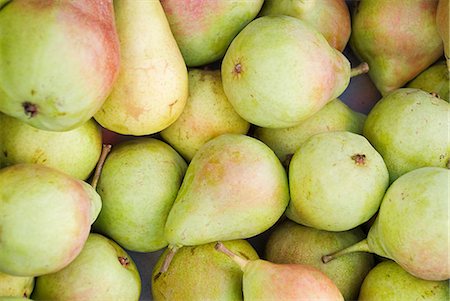 fresh fruits and vegetables pictures - Pears Stock Photo - Premium Royalty-Free, Code: 614-03902770