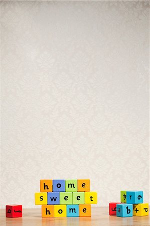 Alphabet-Blöcke Rechtschreibung home sweet home Stockbilder - Premium RF Lizenzfrei, Bildnummer: 614-03903123