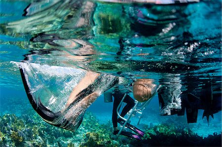 simsearch:614-06044224,k - Underwater view of giant stride Foto de stock - Sin royalties Premium, Código: 614-03903845