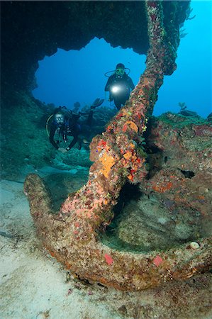 Scuba divers with anchor Foto de stock - Sin royalties Premium, Código: 614-03903856