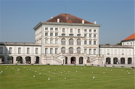 seagulls on a lawn - Le Palais de Nymphenburg, Munich, Allemagne Photographie de stock - Premium Libres de Droits, Code: 614-03981769