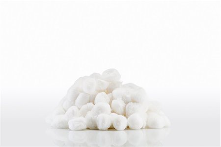 Stack of cotton wool balls Stock Photo - Premium Royalty-Free, Code: 614-03982113
