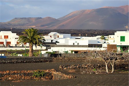 simsearch:610-05392059,k - Spain, Canary islands, Lanzarote, near national park of Timanfaya, Yaiza Foto de stock - Sin royalties Premium, Código: 610-05392062