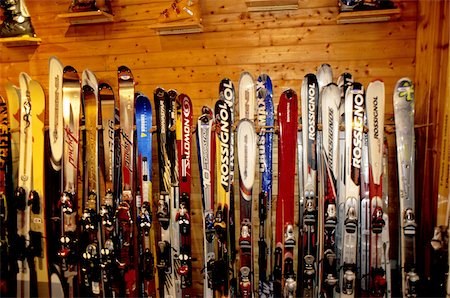 savoie - France, Alps, Val Thorens, skis Foto de stock - Sin royalties Premium, Código: 610-05653343