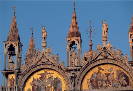 simsearch:610-00797139,k - Italie, Venise, cathédrale Saint-Mark, détail du toit Photographie de stock - Premium Libres de Droits, Code: 610-00255154