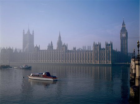 simsearch:610-00256891,k - Angleterre, Londres, Westminster et Big Ben dans la brume Photographie de stock - Premium Libres de Droits, Code: 610-00255545