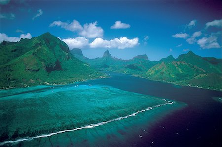 simsearch:610-00257720,k - Vue aérienne de l'île de Moorea, Polynésie Photographie de stock - Premium Libres de Droits, Code: 610-00255725