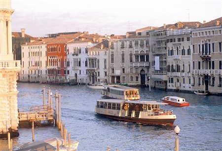 simsearch:610-00798996,k - Italy, Venice, Vaporetto on Grand Canal Foto de stock - Sin royalties Premium, Código: 610-00255902