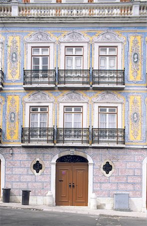 simsearch:610-00256271,k - Avant de bâtiment du Portugal, Lisbonne, avec des azulejos Photographie de stock - Premium Libres de Droits, Code: 610-00256251