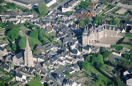 simsearch:610-00682484,k - France, Touraine, Langeais, aerial view of the castle Foto de stock - Sin royalties Premium, Código: 610-00682506