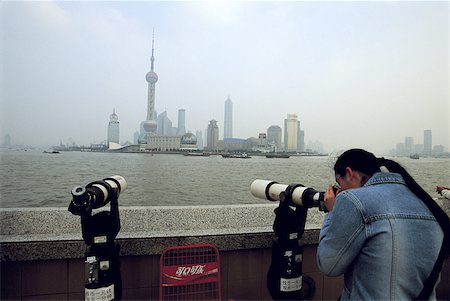simsearch:610-02000756,k - Chine, Shanghai, le Bund promenade, rivière Huangpu et nouvelle ville de Pudong Photographie de stock - Premium Libres de Droits, Code: 610-02000758