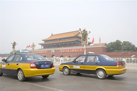China, Beijing, Tianamen Square, Forbidden City, Gate of Heavenly Peace and taxis Foto de stock - Sin royalties Premium, Código: 610-02001003