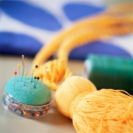 ficelle - Thread et pelote à épingles, gros plan. Photographie de stock - Premium Libres de Droits, Code: 6102-03748026