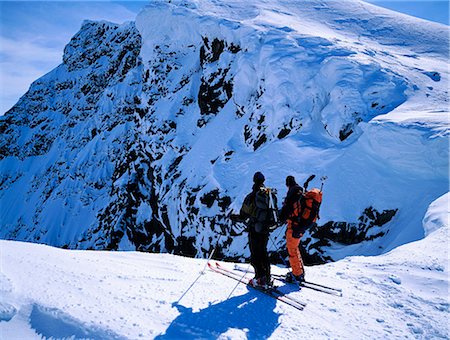 simsearch:6102-04929303,k - Skiers in the mountains in northern Sweden. Foto de stock - Sin royalties Premium, Código: 6102-03748642