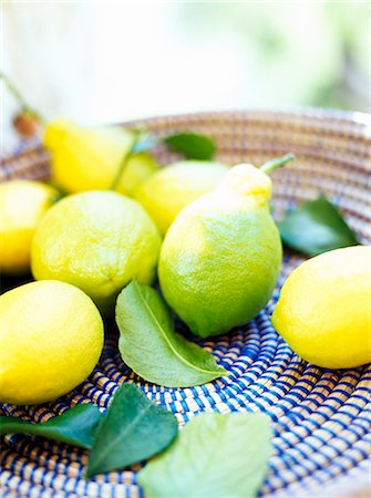 Lemons in a basket. Stock Photo - Premium Royalty-Free, Code: 6102-03748930