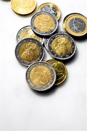 simsearch:695-03386035,k - Euro coins in a pile. Foto de stock - Sin royalties Premium, Código: 6102-03749196