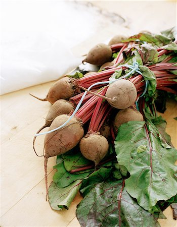 Beetroots on a table. Stock Photo - Premium Royalty-Free, Code: 6102-03749332