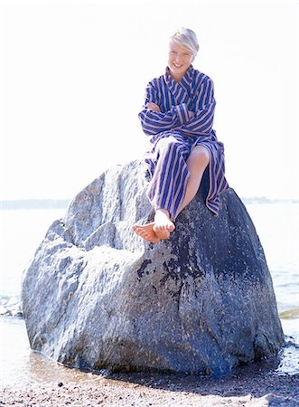 simsearch:6102-03749947,k - Portrait of a girl wearing a bathrobe. Stock Photo - Premium Royalty-Free, Code: 6102-03749945