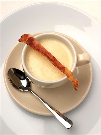 simsearch:6102-03828260,k - Jerusalem artichoke soup and bacon. Stock Photo - Premium Royalty-Free, Code: 6102-03750274