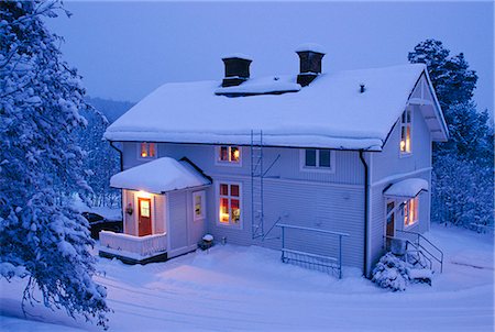 simsearch:6102-08271069,k - A house, wintertime, Malmbergen, Lappland, Sweden. Stock Photo - Premium Royalty-Free, Code: 6102-03751125