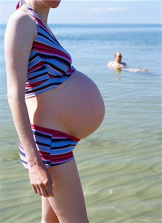 Une femme enceinte, Suède. Photographie de stock - Premium Libres de Droits, Code: 6102-03866347