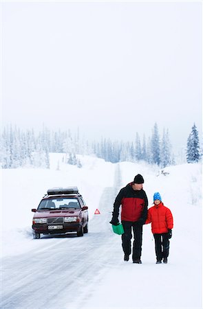 snowed under - Engine failure on a winter road, Sweden. Stock Photo - Premium Royalty-Free, Code: 6102-03866414