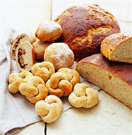 pretzel - Newly baked bread, Sweden. Foto de stock - Sin royalties Premium, Código: 6102-03866615