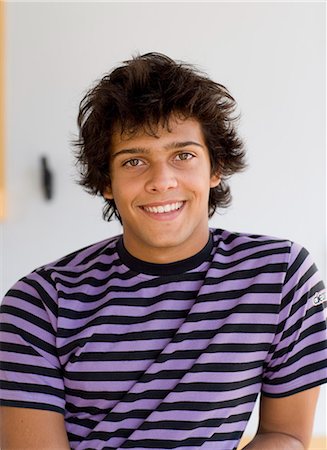 Portrait d'un adolescent, Portugal. Photographie de stock - Premium Libres de Droits, Code: 6102-03867363