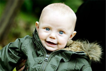simsearch:6102-08521062,k - Portrait d'un bébé, Suède. Photographie de stock - Premium Libres de Droits, Code: 6102-03867672