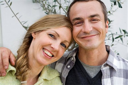 simsearch:6102-03828555,k - Porträt eines lächelnden Paares. Stockbilder - Premium RF Lizenzfrei, Bildnummer: 6102-03827244