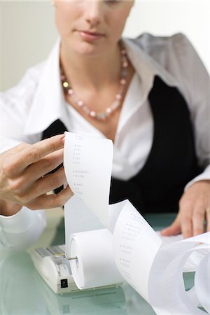 A woman counting. Stock Photo - Premium Royalty-Free, Code: 6102-03827270