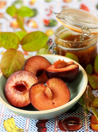 simsearch:6102-08520668,k - Plums and plum jam, Sweden. Stock Photo - Premium Royalty-Free, Code: 6102-03828814