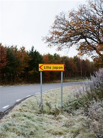 road and arrow - Road sign, Sweden. Stock Photo - Premium Royalty-Free, Code: 6102-03903925