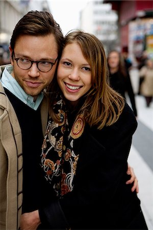 simsearch:6102-07602551,k - A couple in love, Stockholm, Sweden. Foto de stock - Royalty Free Premium, Número: 6102-03904177