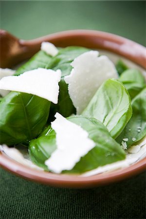 Fromage Parmesan et de basilic, Suède. Photographie de stock - Premium Libres de Droits, Code: 6102-03905553