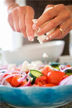 feta - Hands making salad, Italy. Foto de stock - Sin royalties Premium, Código: 6102-03905841