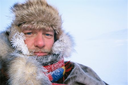 Portrait d'un homme portant la toque de fourrure Photographie de stock - Premium Libres de Droits, Code: 6102-04929298