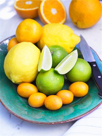 simsearch:6102-08270642,k - Assortment of citrus fruits Foto de stock - Sin royalties Premium, Código: 6102-04929383